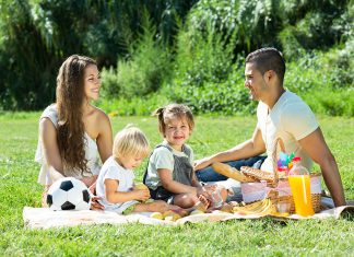 Activitati cu copilul in aer liber – Top 200 de activitati in parc sau la picnic