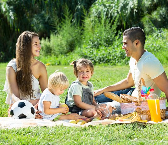Activitati cu copilul in aer liber – Top 200 de activitati in parc sau la picnic