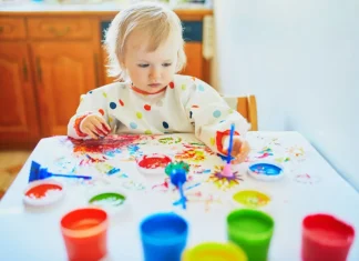 20 de activități educative și distractive pentru copiii de 2 ani