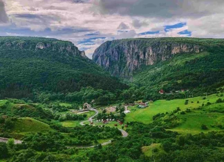 25 de destinații aproape de Cluj ideale pentru weekenduri în familie