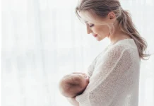 Bebelușul la 2 luni: Informații esențiale pentru părinți