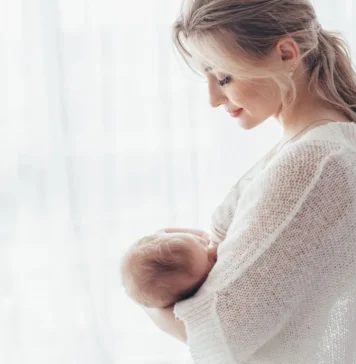 Bebelușul la 2 luni: Informații esențiale pentru părinți Image