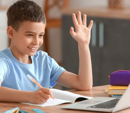 10 Platforme Educaționale pentru Copii în Era Digitală: Resurse esențiale