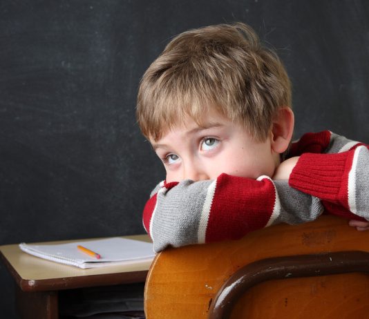 Cum sa-ti ajuti copilul cu ADHD sa faca temele mai eficient: Sfaturi si tehnici pentru parinti